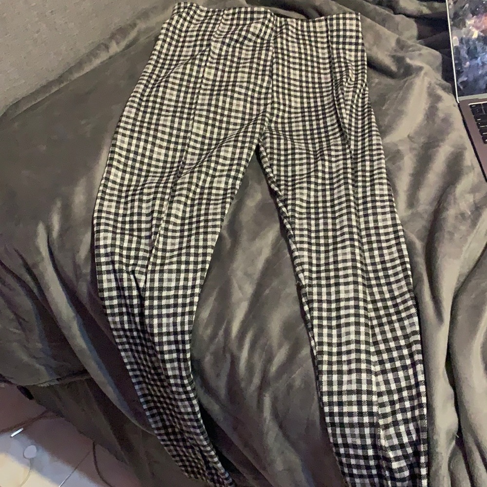 MEDIUM - Black and gray plaid legging/pant